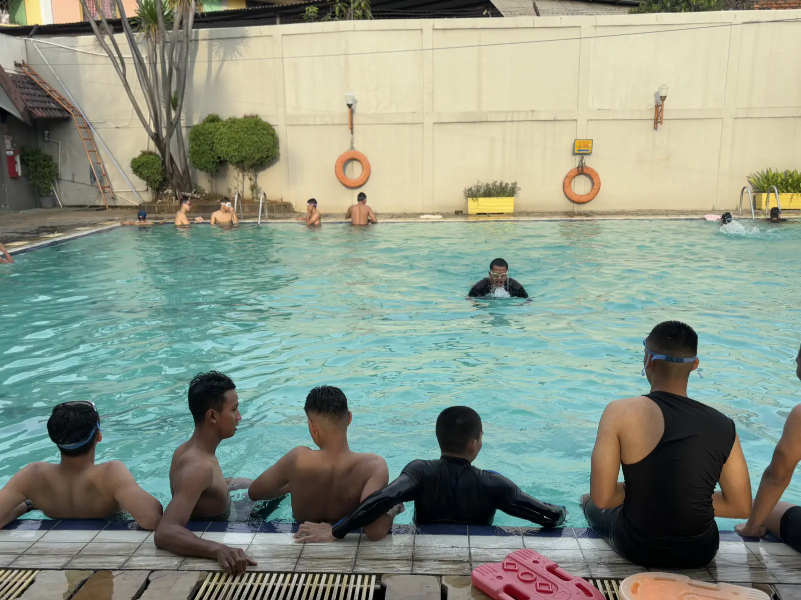 Latihan renang — 14